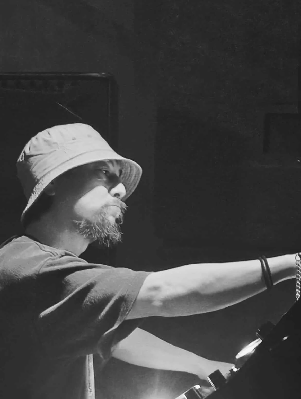 KON(Timothy Really / Hatos bar)